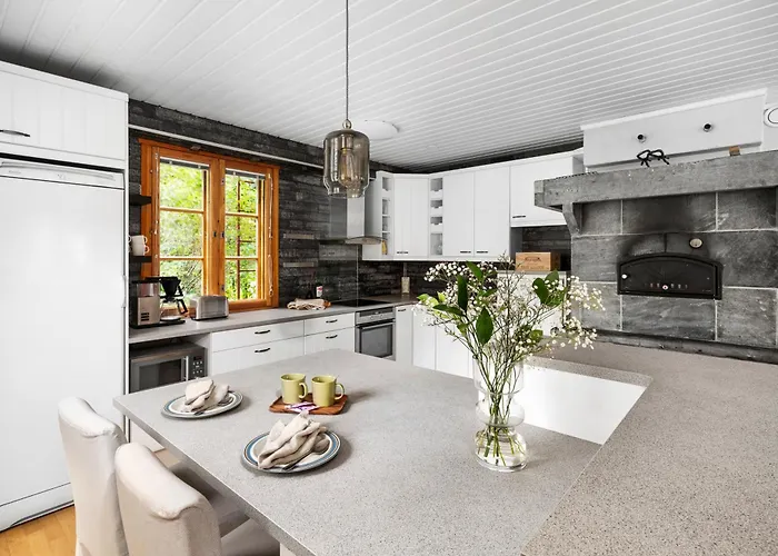 Nordic Red Hosted By Hygge Host רובניימי