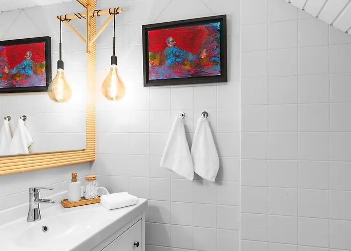 Nordic Red Hosted By Hygge Host רובניימי