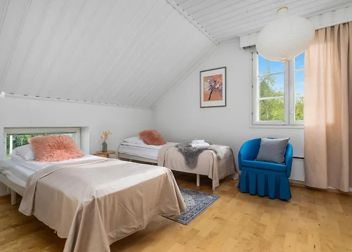 Nordic Red Hosted By Hygge Host רובניימי