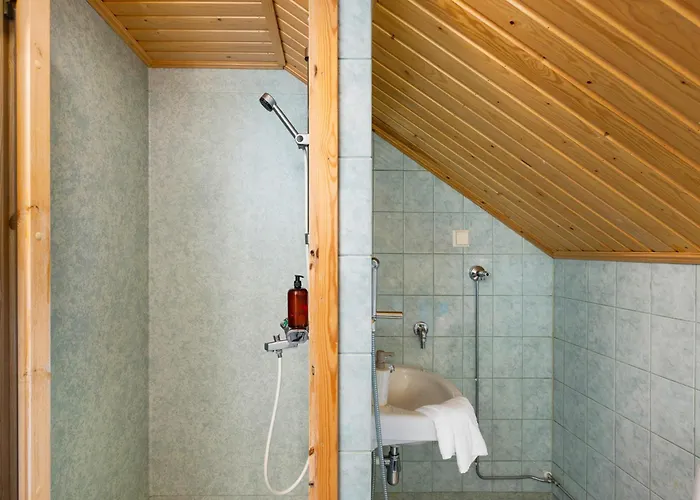 Nordic Red Hosted By Hygge Host רובניימי